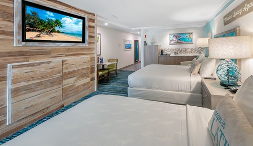 Standard Room, 2 Queen Beds (Double Queen City Facing)