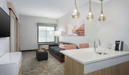 Suite, 1 Bedroom, Hearing Accessible (Roll-in Shower)