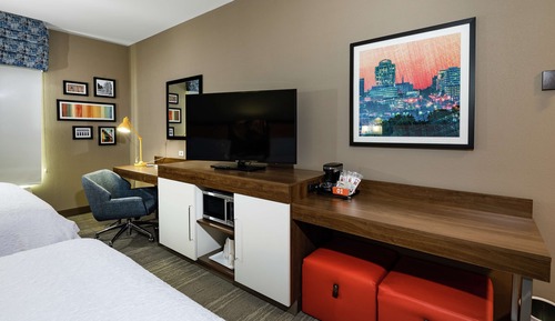 Room, 2 Queen Beds, Bathtub