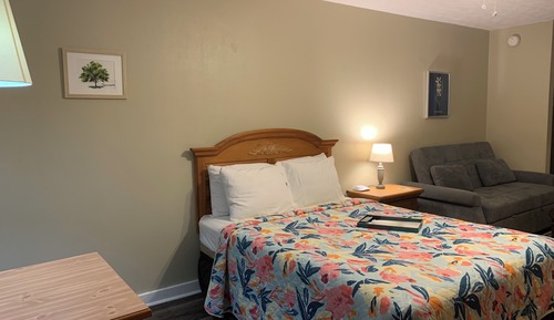 Basic Double Room, 1 Queen Bed, Garden View