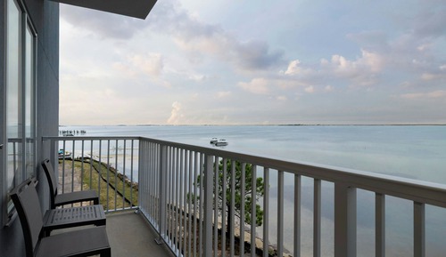 Suite, 1 Bedroom, Balcony, Bay View (Balcony)