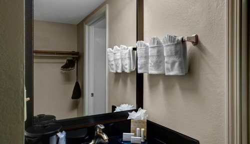 Room, 2 Queen Beds, Accessible Bathtub