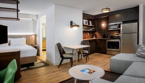 Studio Suite, 1 King Bed with Sofa bed (Mobility/Hearing Accessible, Tub)