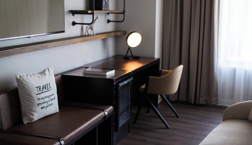 Room, 1 King Bed, Corner