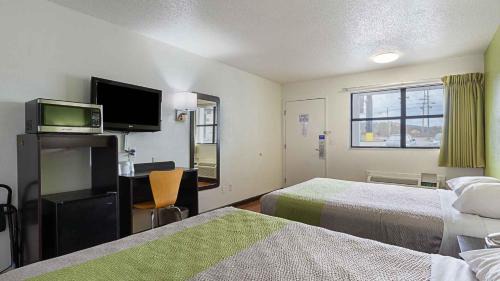 Deluxe Queen Room with Two Queen Beds