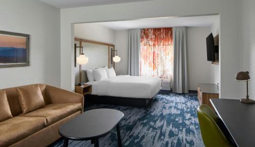 Junior King Suite with Sofa Bed
