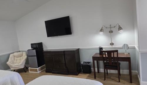 Deluxe Queen Room with Two Queen Beds