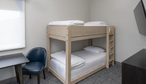 One-Bedroom Family Suite with Tub - Mobility Accessible