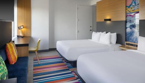 Queen Room with Two Queen Beds - Hearing Accessible