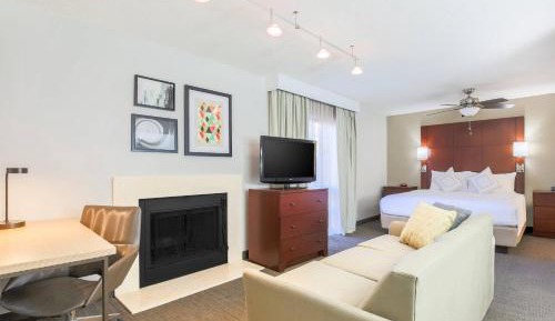 King Studio with Sofa Bed
