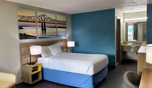 Queen Room - Disability Access/Non-Smoking