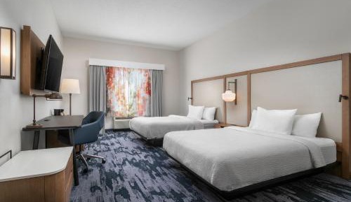 Queen Room with Two Queen Beds - Hearing Accessible
