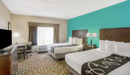 Standard Queen Room with Two Queen Beds - Non Smoking 