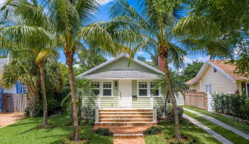 Three-Bedroom Holiday Home 