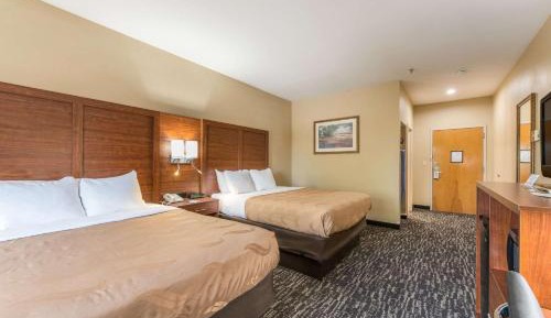 Queen Room with Two Queen Beds - Non-Smoking