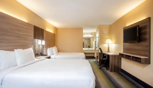 2 Queen Beds, Pet-Friendly, Non-Smoking