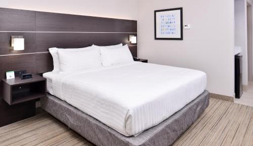 Standard King Room - Communications Accessible