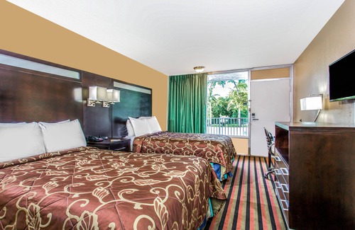 Riverside Park Hotel | Days Inn by Wyndham Fort Lauderdale Airport Cruise Port
