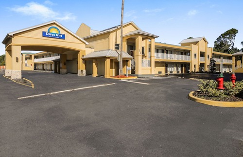 Daytona Beach Hotel | Days Inn by Wyndham Daytona Beach Speedway