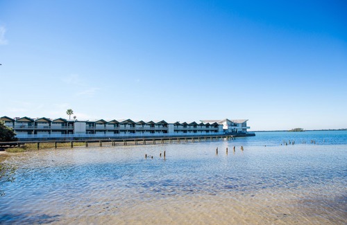 Downtown Dunedin Hotel | Best Western Plus Yacht Harbor Inn