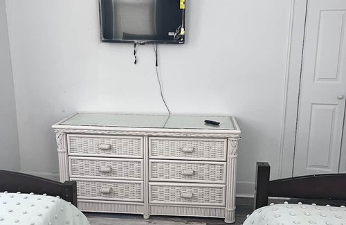 East Daytona Apartment | Cozy apartment, Beach step