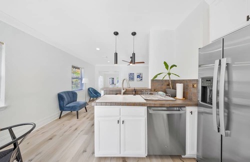 Poinsettia Heights House | Charming 2-bedroom House with a Private Pool in the Heart of Fort Lauderdale