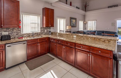 Lake Davenport Estates Apartment | 6 Bedroom House 728754 by Houzlet