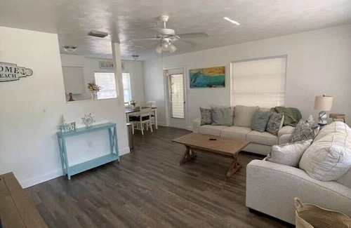 Englewood Apartment | 2 Bedroom 736839 by Houzlet