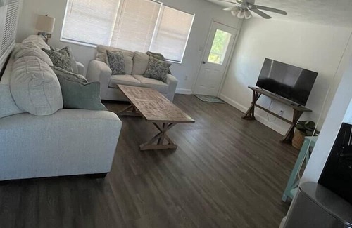 Englewood Apartment | 2 Bedroom 736839 by Houzlet