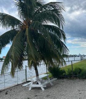 North Bay Village Hostel | Beachside Hostel
