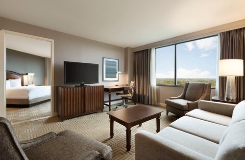 East Brunswick Hotel | Hilton East Brunswick