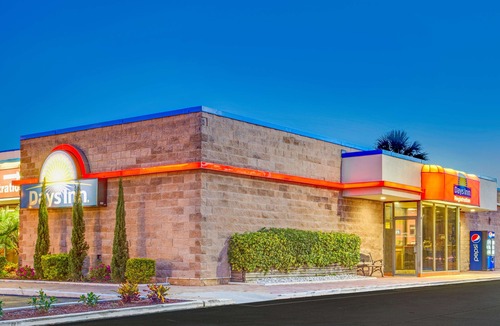 South Bradenton Hotel | Days Inn by Wyndham Bradenton - Near the Gulf