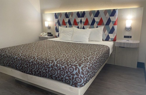 Peachtree Corners Hotel | Days Inn & Suites by Wyndham Norcross