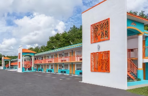 Fellowship Hotel | Howard Johnson by Wyndham Ocala FL