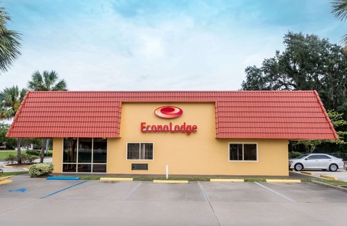 Boys Ranch Hotel | Econo Lodge Live Oak
