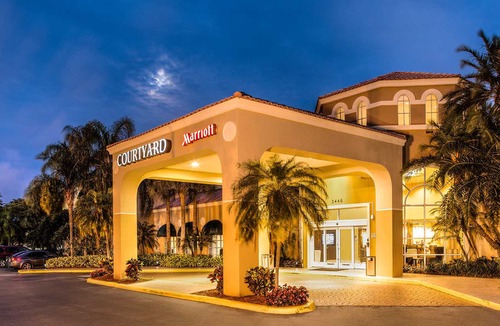 Survey Creek Hotel | Courtyard by Marriott Fort Lauderdale North/Cypress Creek