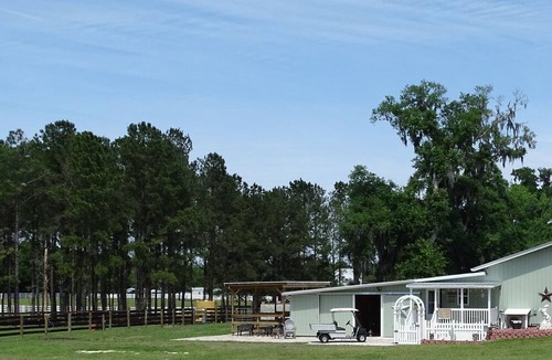 Citra Apartment | GREEN ACRES working horse farm. w/ barn apartment STALL ACCESS ;TACK ROOM