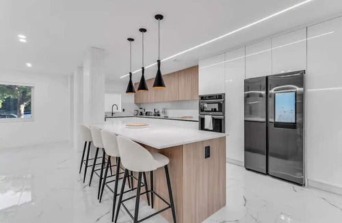 Brickell House | Villa Nouveau Le Blanc luxury 5BD 5BA Jacuzzi