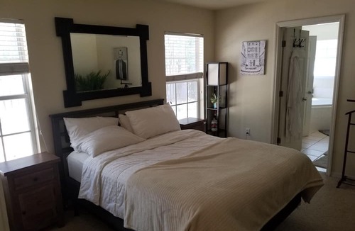 Gainesville House | Gator Alumni House, 2 Miles From Campus