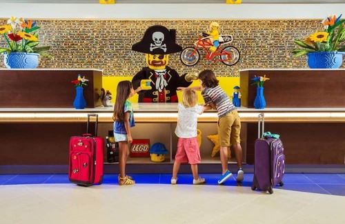 Cypress Gardens House | Beach Retreat Bungalow: Family Joy, LEGO Surprises, Steps from the Waterpark