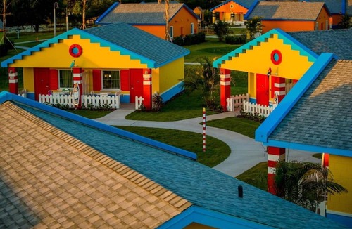 Cypress Gardens House | Beach Retreat Bungalow: Family Joy, LEGO Surprises, Steps from the Waterpark