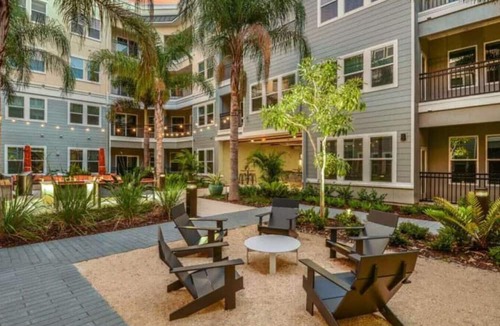 Carver City - Lincoln Gardens Apartment | Luxury 1st Floor 1 BR, Central Tampa