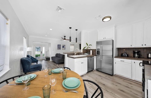 Poinsettia Heights House | Charming 2-bedroom House with a Private Pool in the Heart of Fort Lauderdale