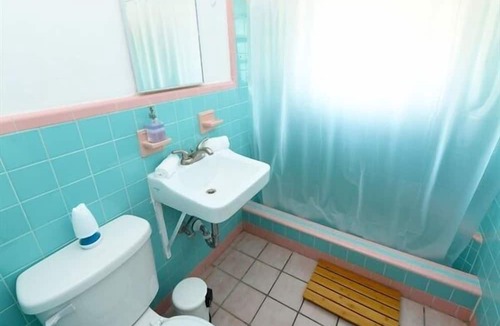 Poinciana Park Apartment | 1 bdr Apartment | Beach 6min | Downtown 4min
