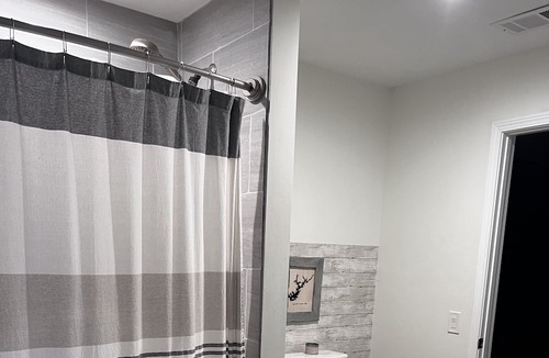 Cumming House | Location! Basement rental:1 bed, 1 bathroom. 5 min to shopping and Lake Lanier.