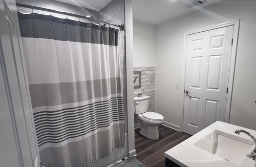 Cumming House | Location! Basement rental:1 bed, 1 bathroom. 5 min to shopping and Lake Lanier.