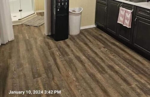 Hernando Cottage | Cottage slps 4, w-hot tub, ice mach, washer/Dryer,kitchenette with appliances.