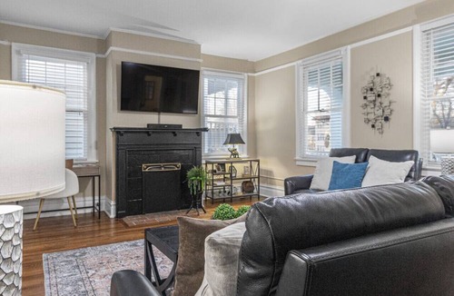 Olde Town Augusta House | Old Towne Charm - 3 BR Upstairs Unit - Convenient to Hospitals and Downtown