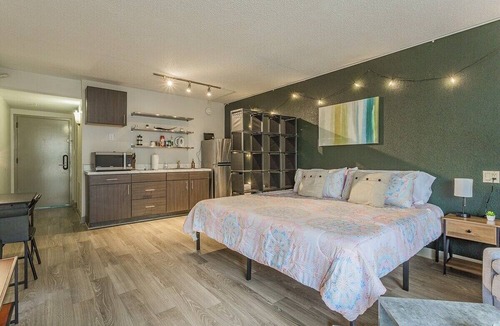 Downtown Chattanooga Apartment | This apartment is a 1 bedroom(s), 1 bathrooms, located in Chattanooga, TN.