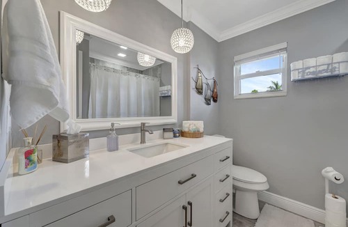 Fort Myers Shores House | Beautiful Island 3 Bedroom Coastal Home Located On The Caloosahatchee River